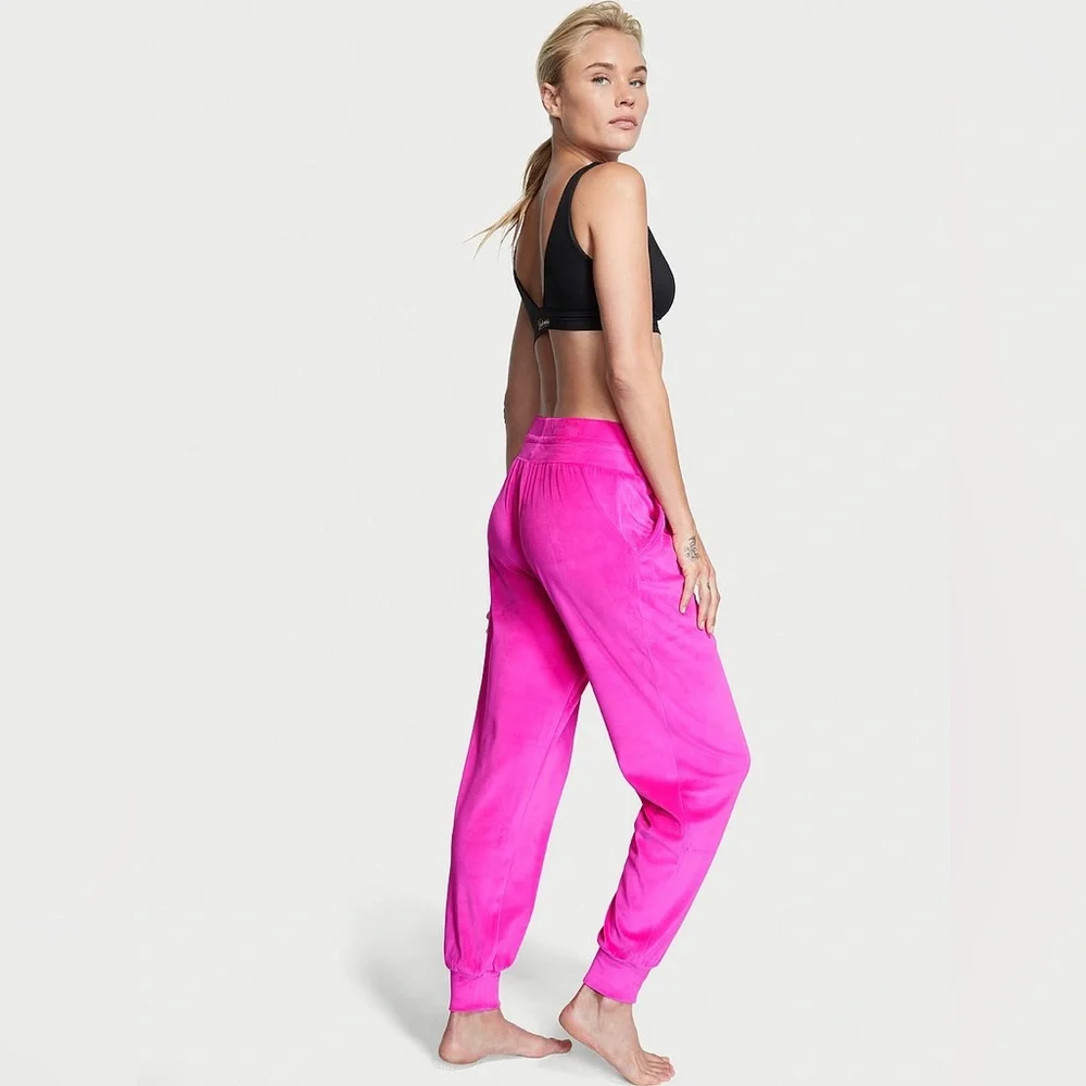 Victoria's Secret Velour High Rise Joggers - Picture 3 of 9